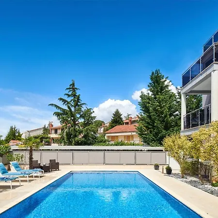 Stella Adria Apartment *