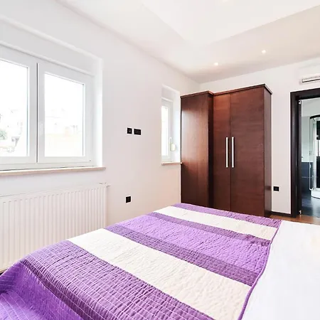 Stella Adria Apartment *
