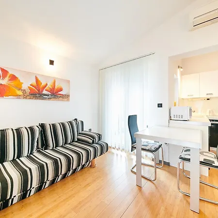 Stella Adria Apartment *
